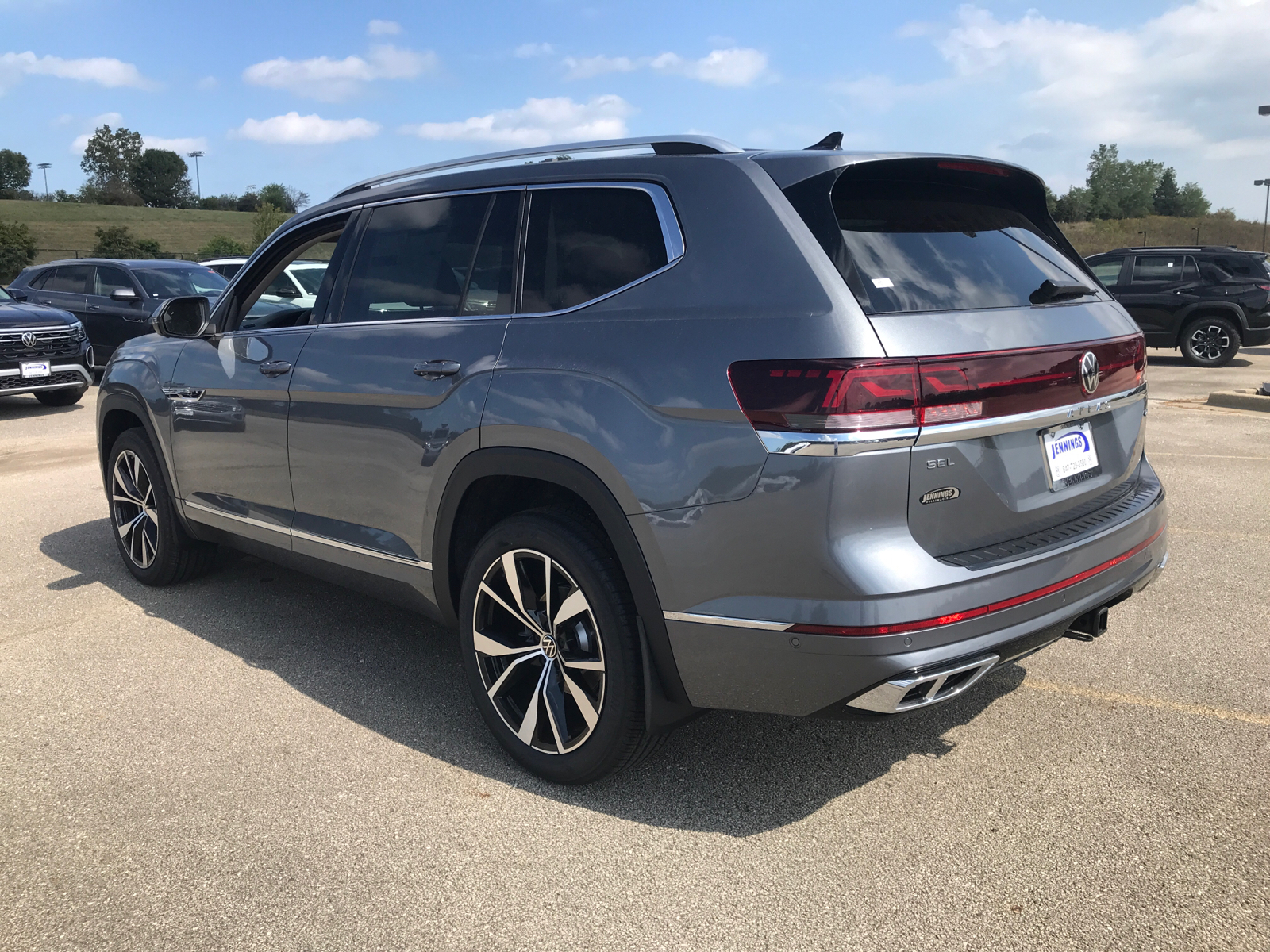 2024 Volkswagen Atlas 2.0T SEL Premium R-Line 4