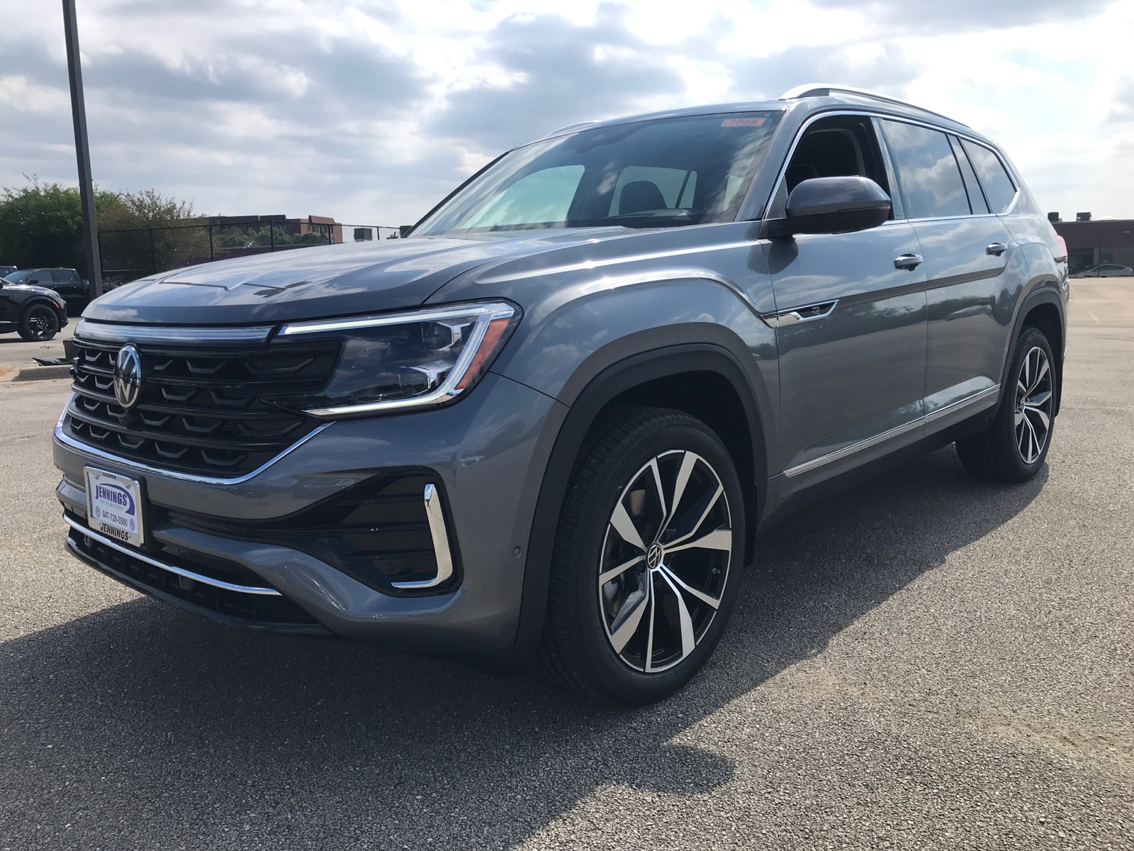 2024 Volkswagen Atlas 2.0T SEL Premium R-Line 5