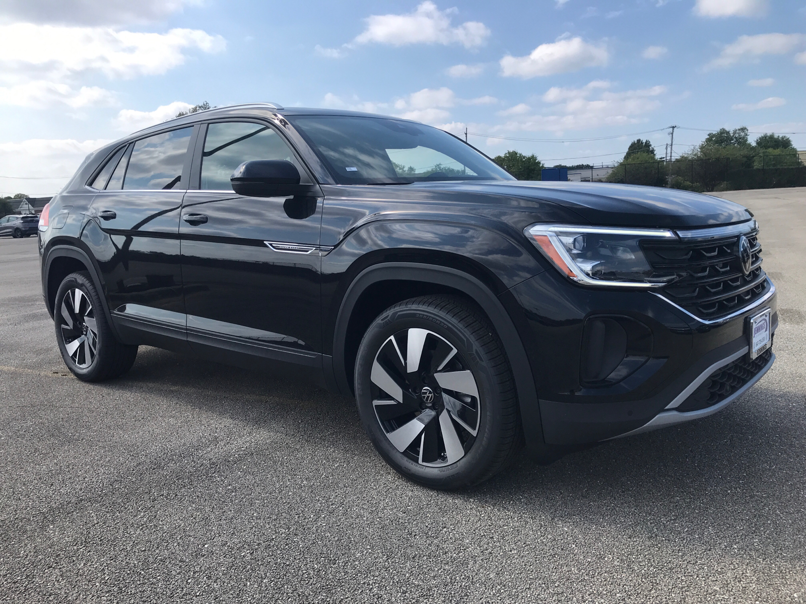 2024 Volkswagen Atlas Cross Sport 2.0T SE w/Technology 1