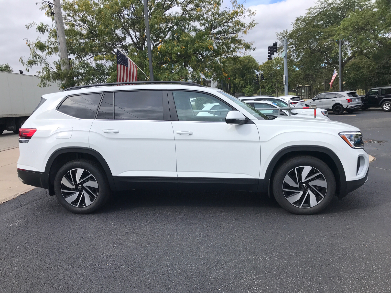 2024 Volkswagen Atlas 2.0T SE w/Technology 2