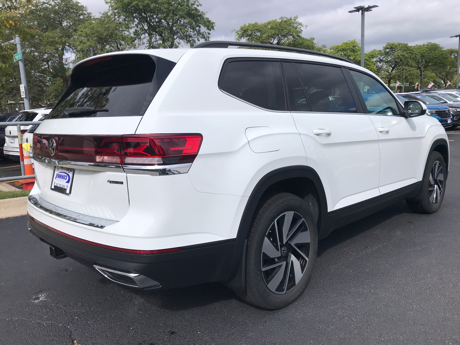 2024 Volkswagen Atlas 2.0T SE w/Technology 3