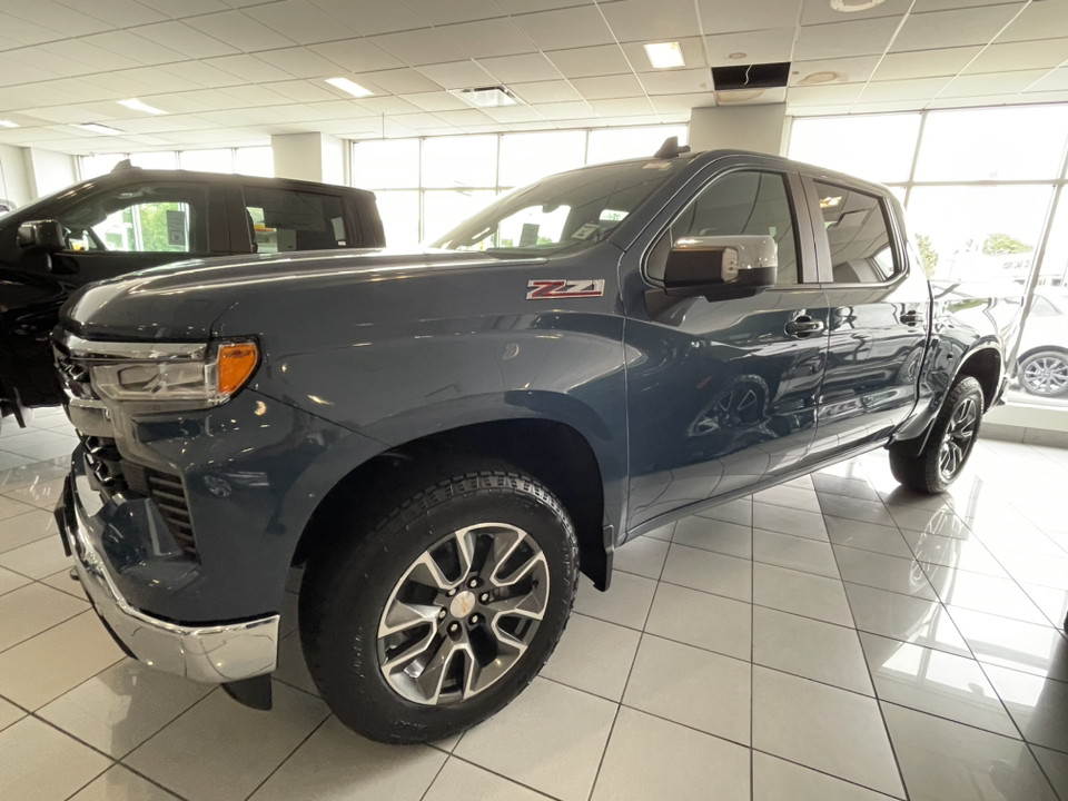 2024 Chevrolet Silverado 1500 LT 3