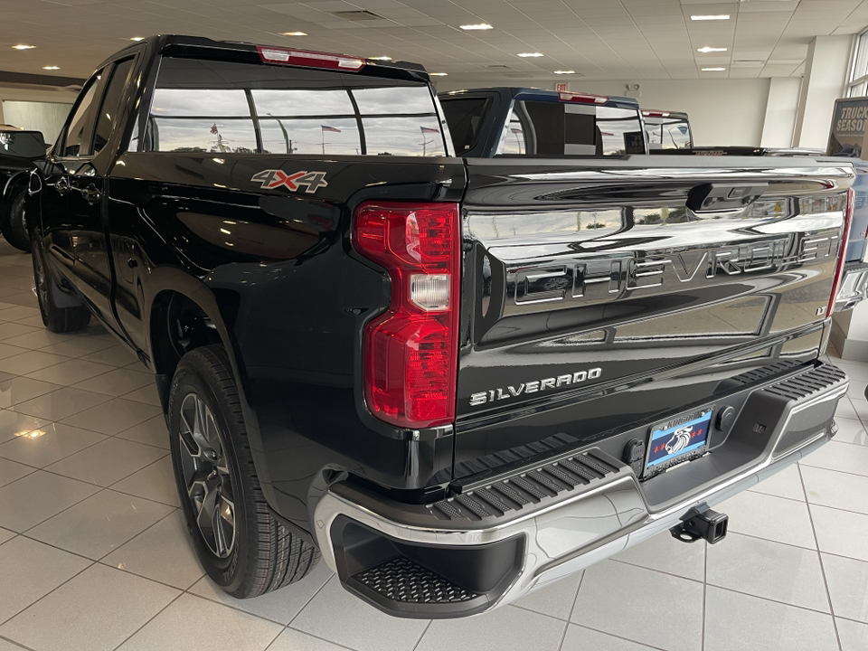 2025 Chevrolet Silverado 1500 LT 4