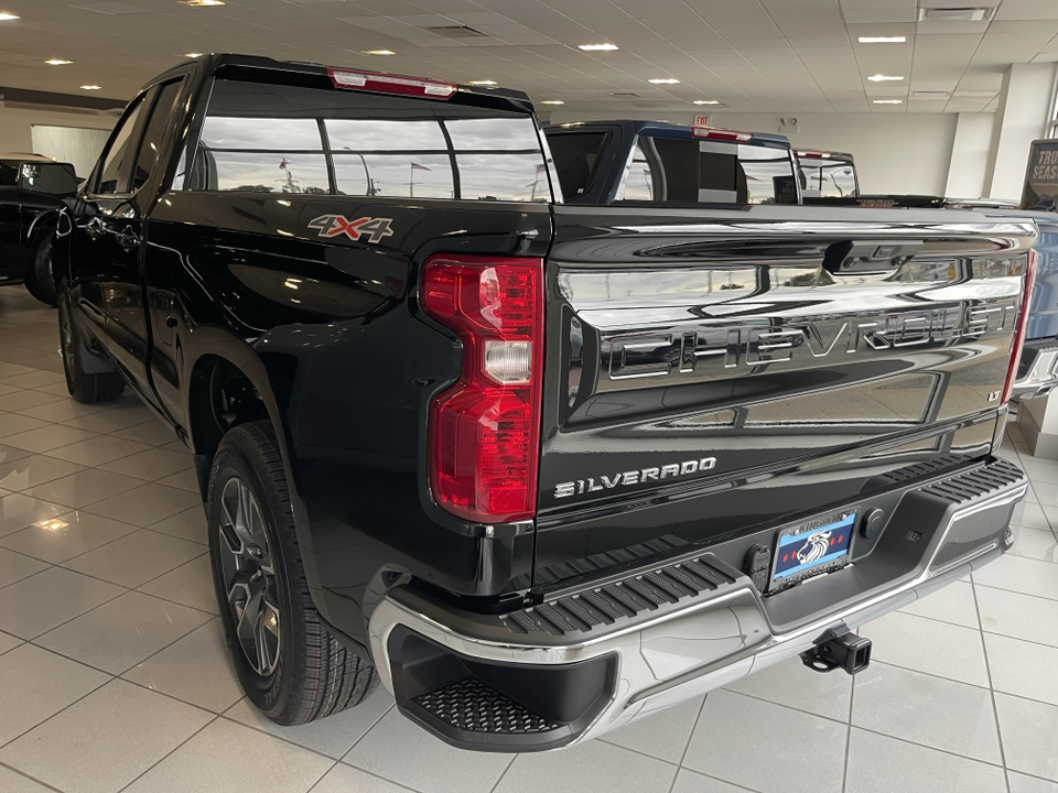 2025 Chevrolet Silverado 1500 LT 24