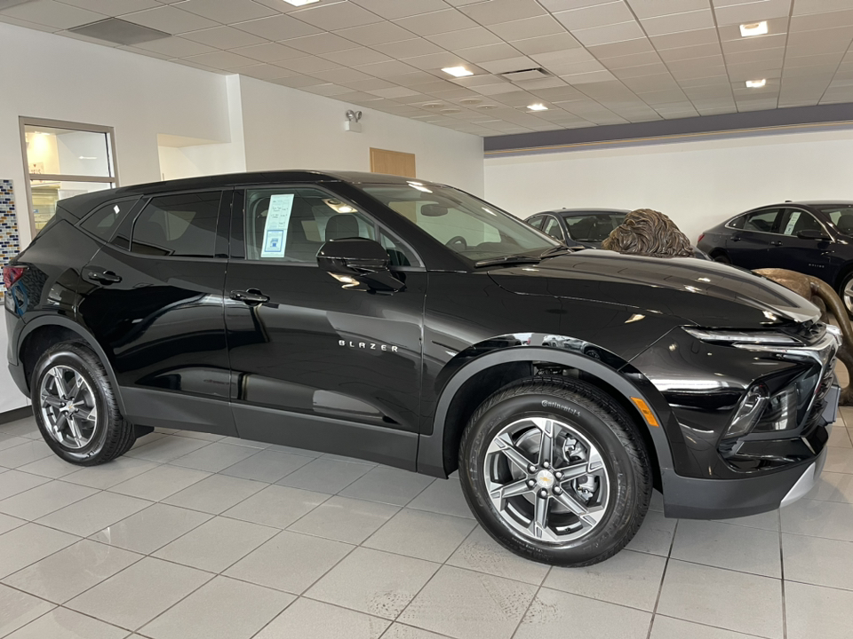 2025 Chevrolet Blazer LT 2