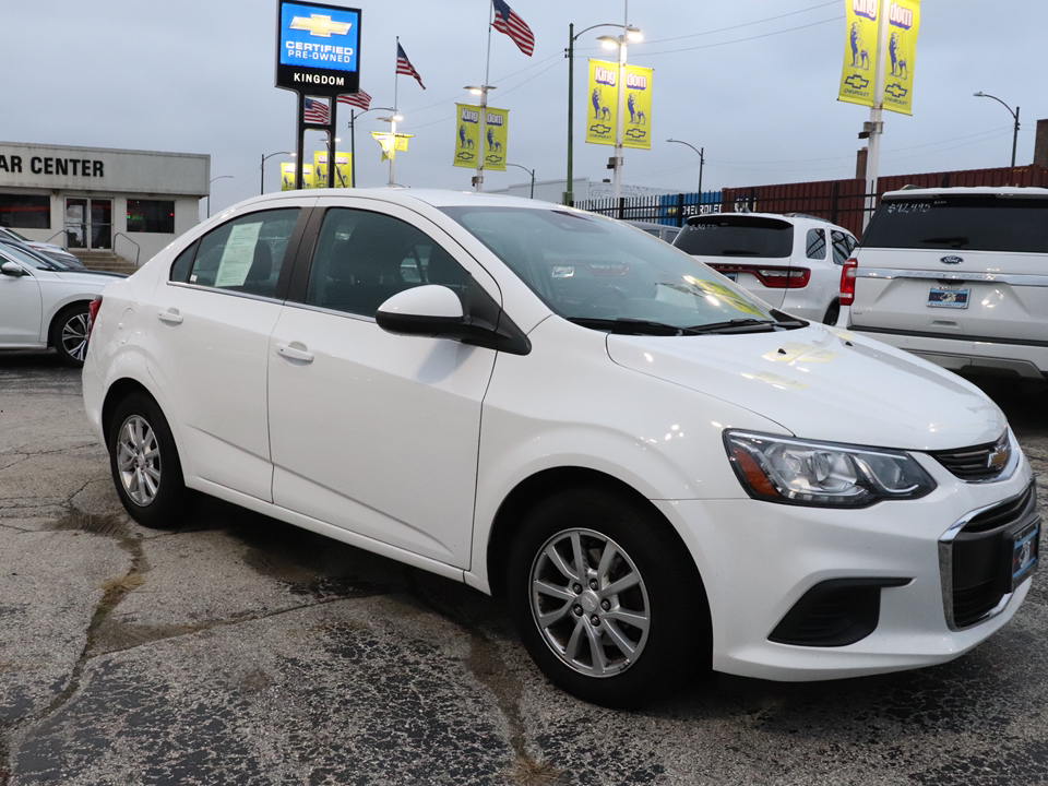 2017 Chevrolet Sonic LT 22