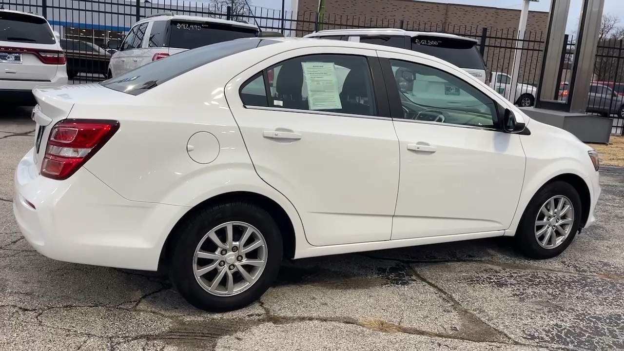 2017 Chevrolet Sonic LT 23