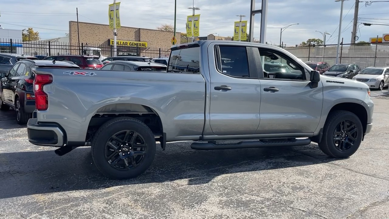 2025 Chevrolet Silverado 1500 Custom 4