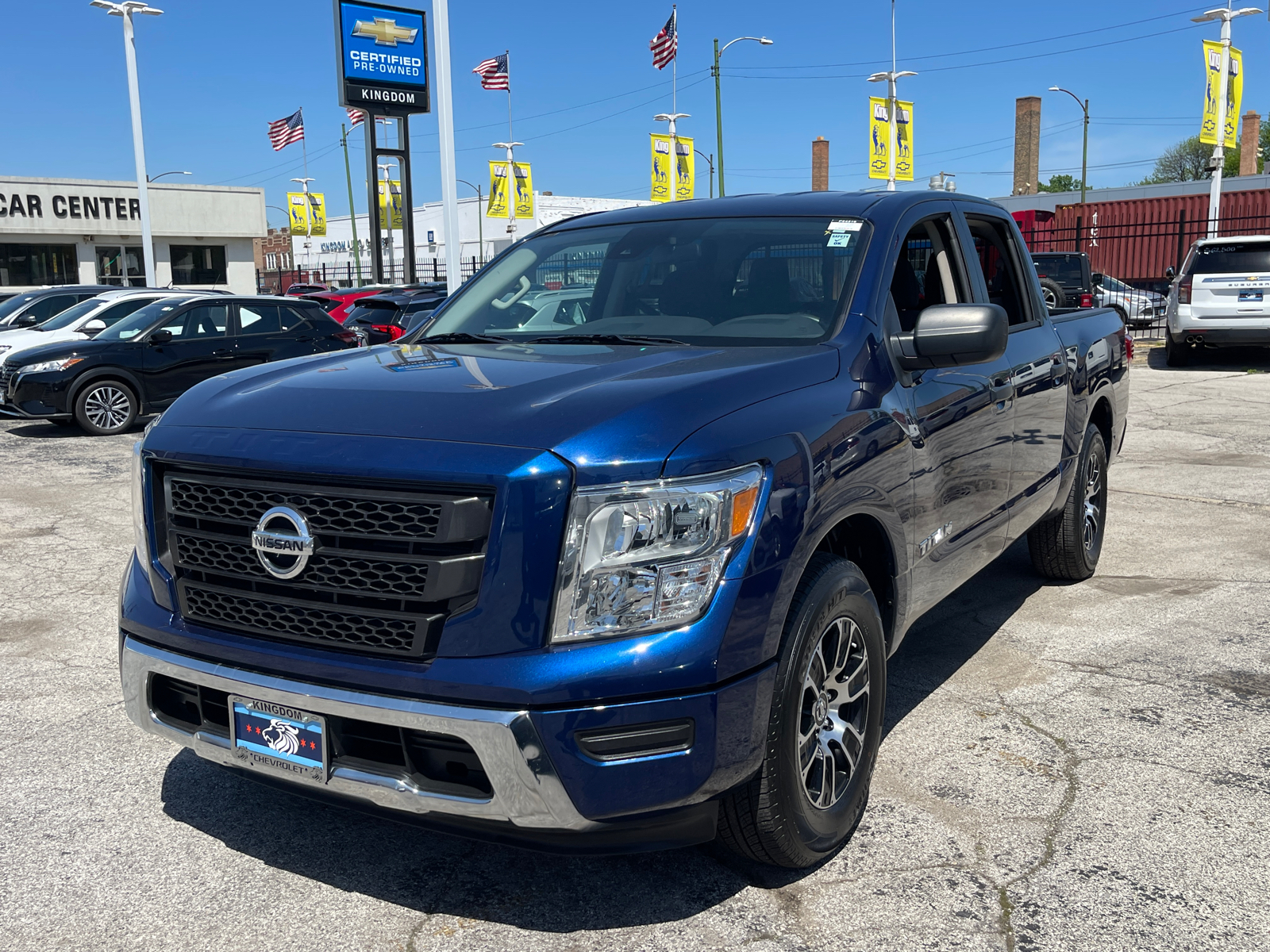 2022 Nissan Titan SV 1