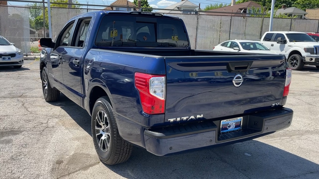 2022 Nissan Titan SV 3