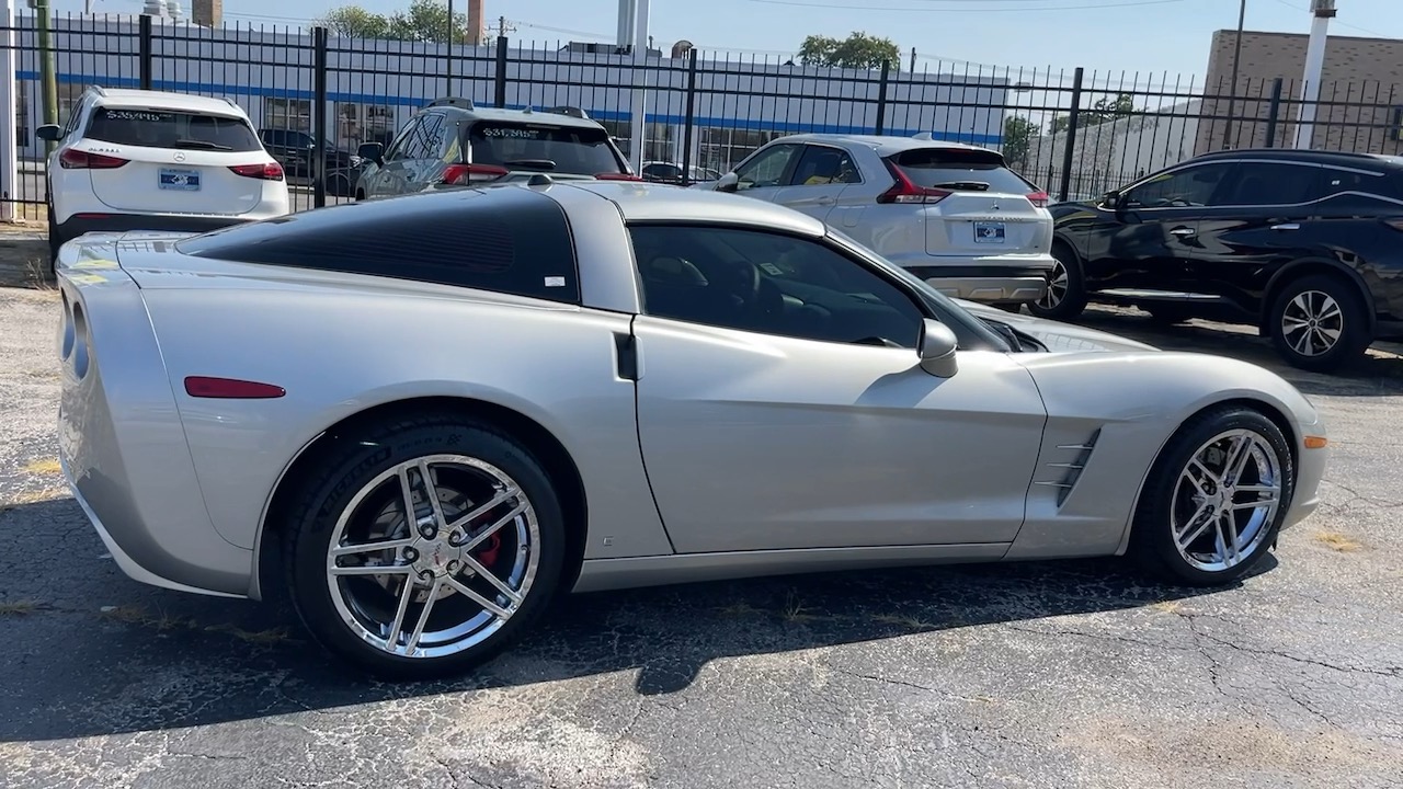 2005 Chevrolet Corvette Base 3