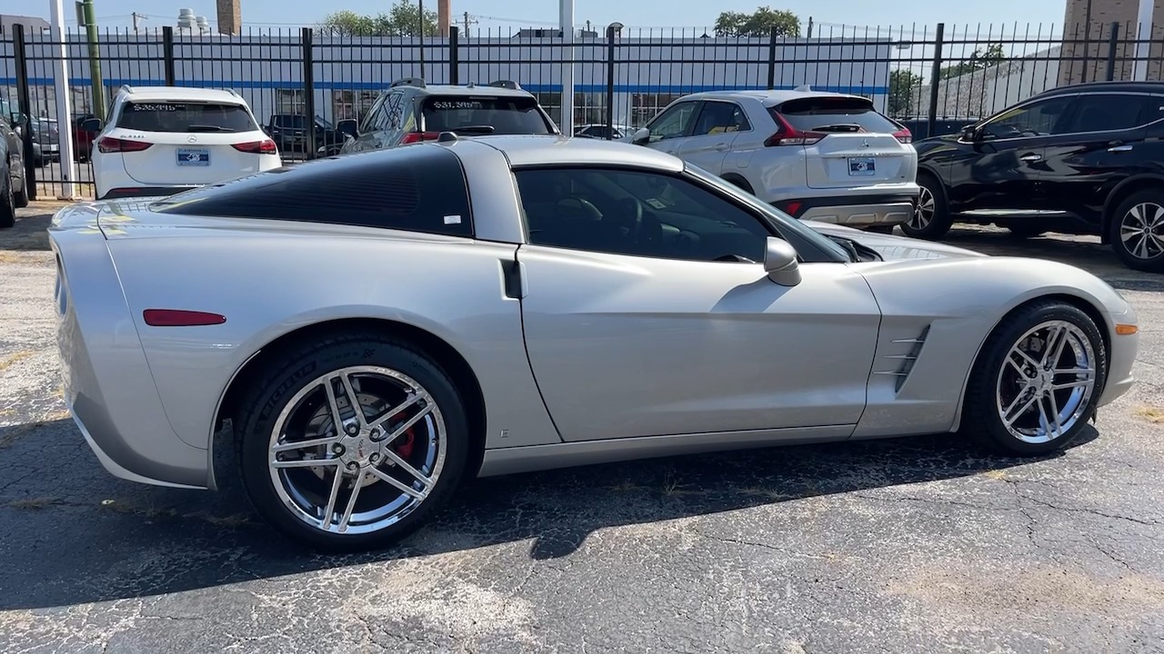 2005 Chevrolet Corvette Base 21