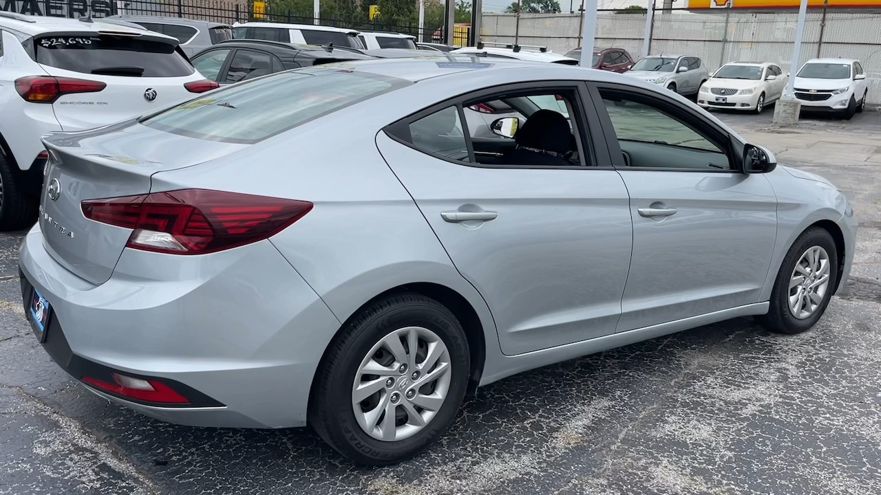 2020 Hyundai Elantra SE 25