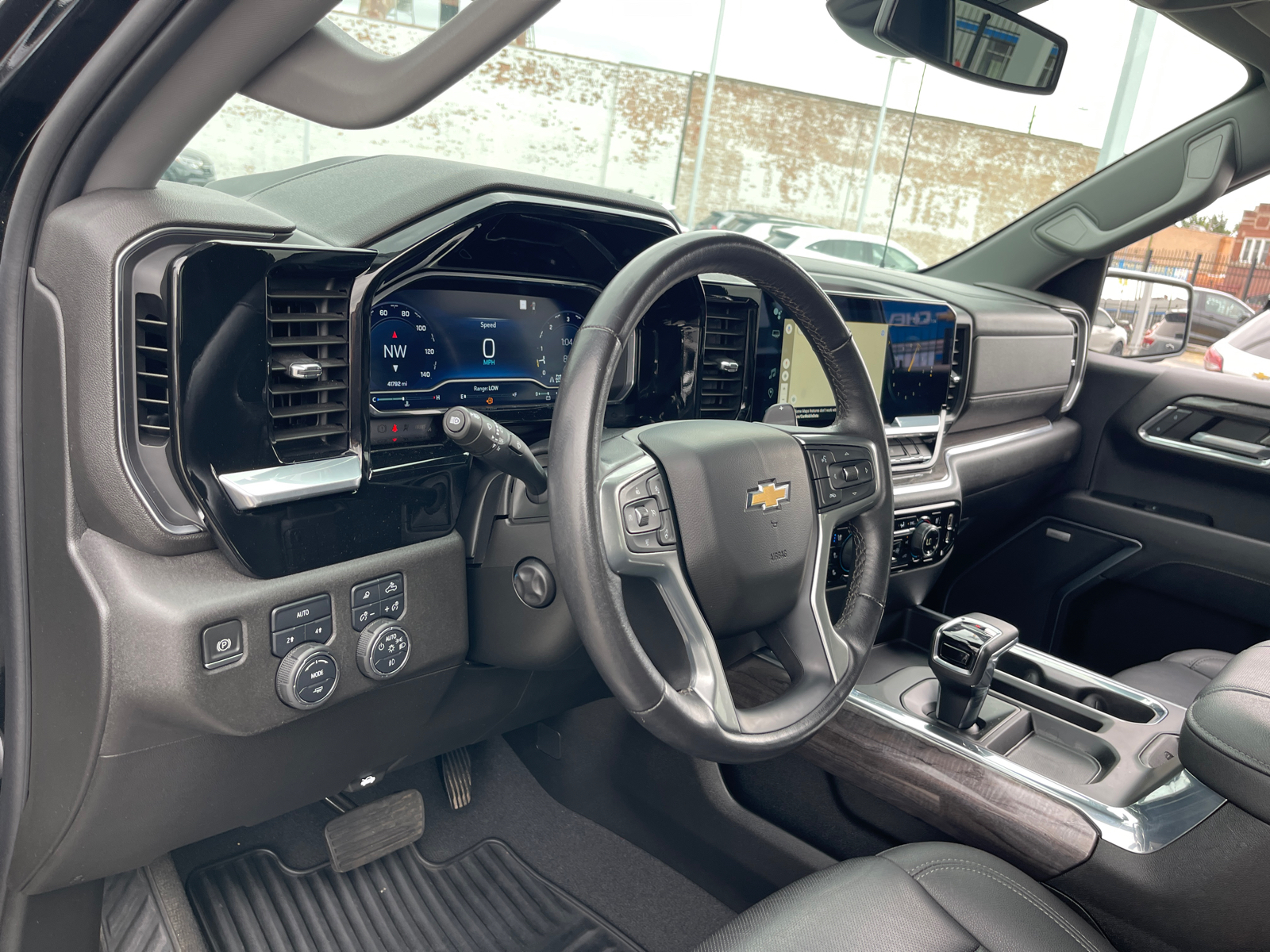 2023 Chevrolet Silverado 1500 LTZ 8