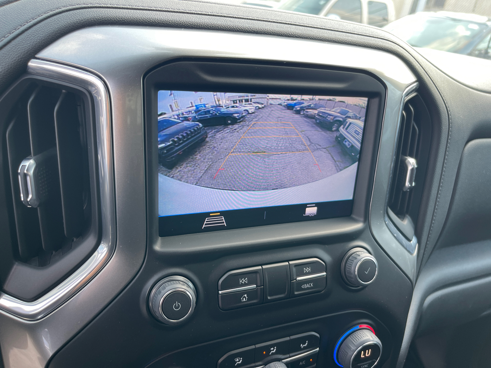 2021 Chevrolet Silverado 1500 LT 24