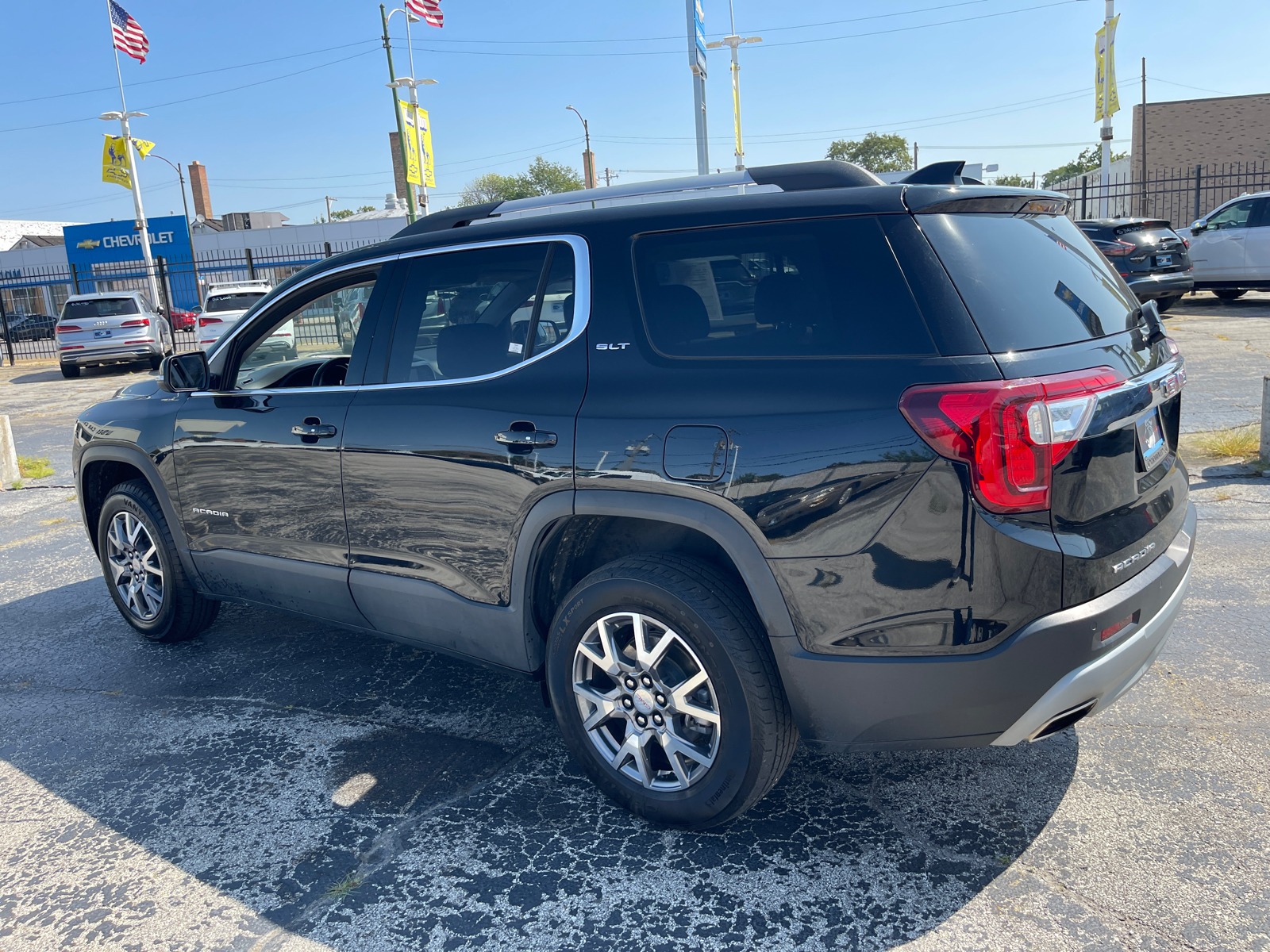 2023 GMC Acadia SLT 29