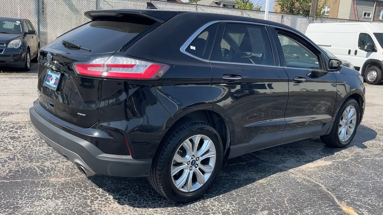 2022 Ford Edge Titanium 3