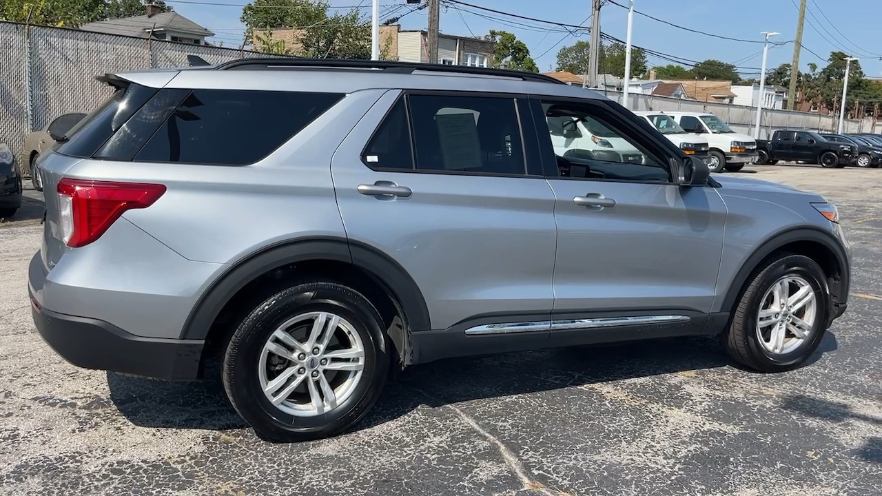 2023 Ford Explorer XLT 3