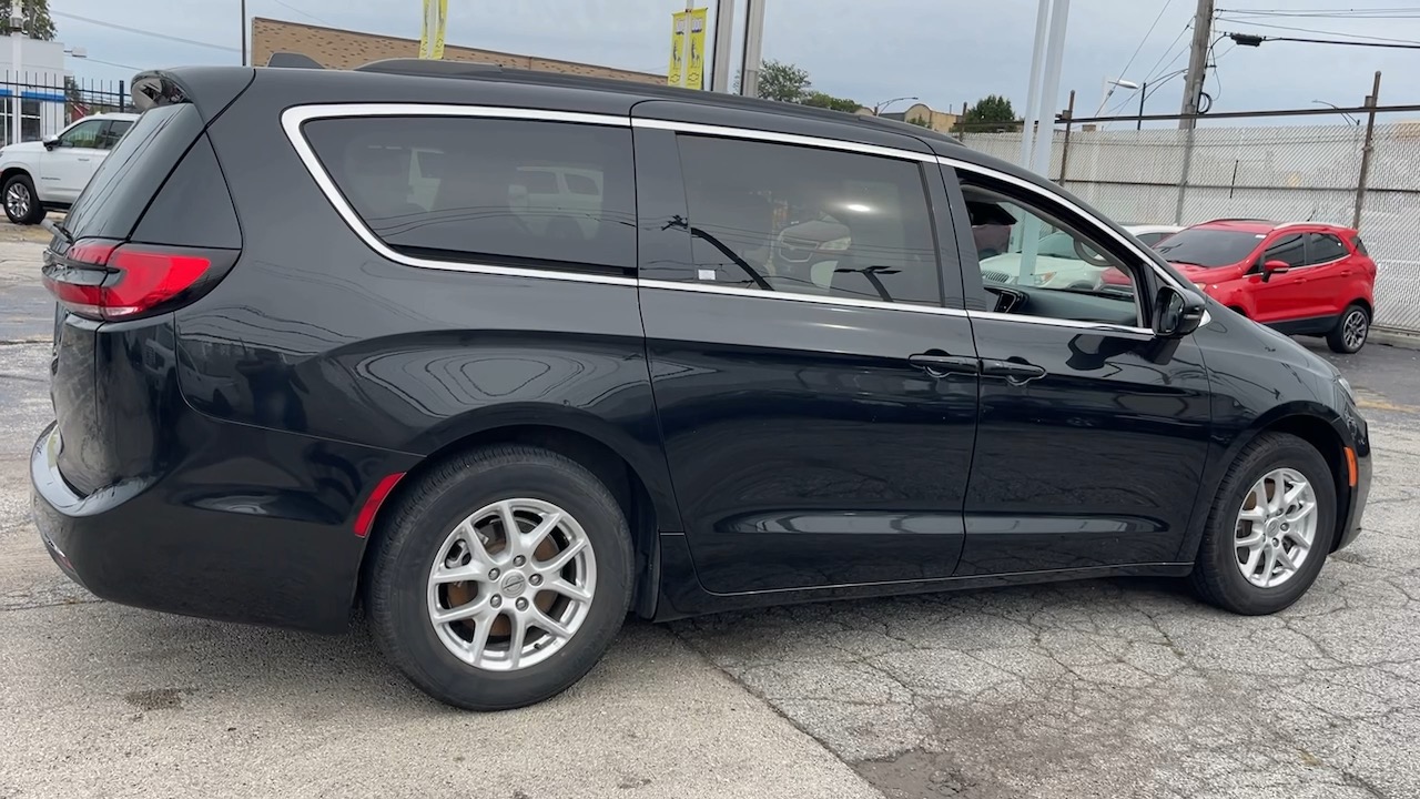 2022 Chrysler Pacifica Touring L 3