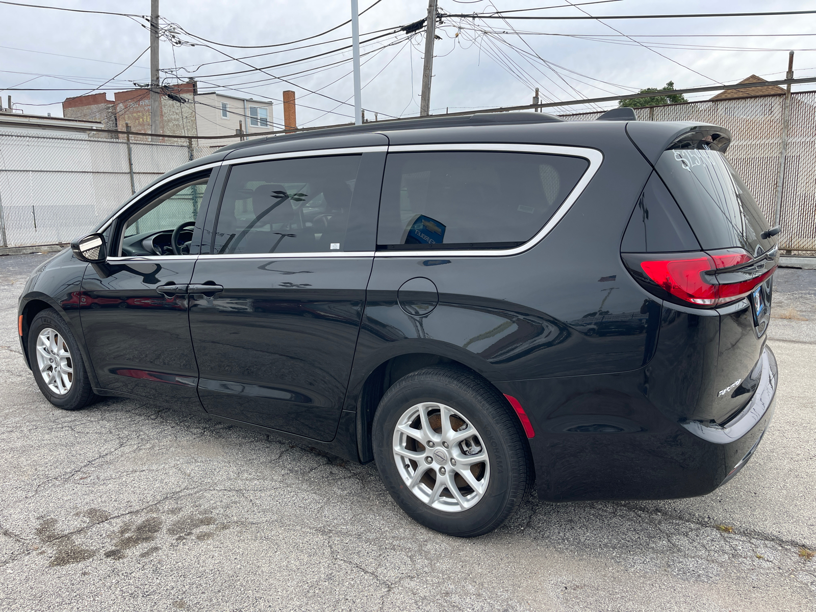 2022 Chrysler Pacifica Touring L 26