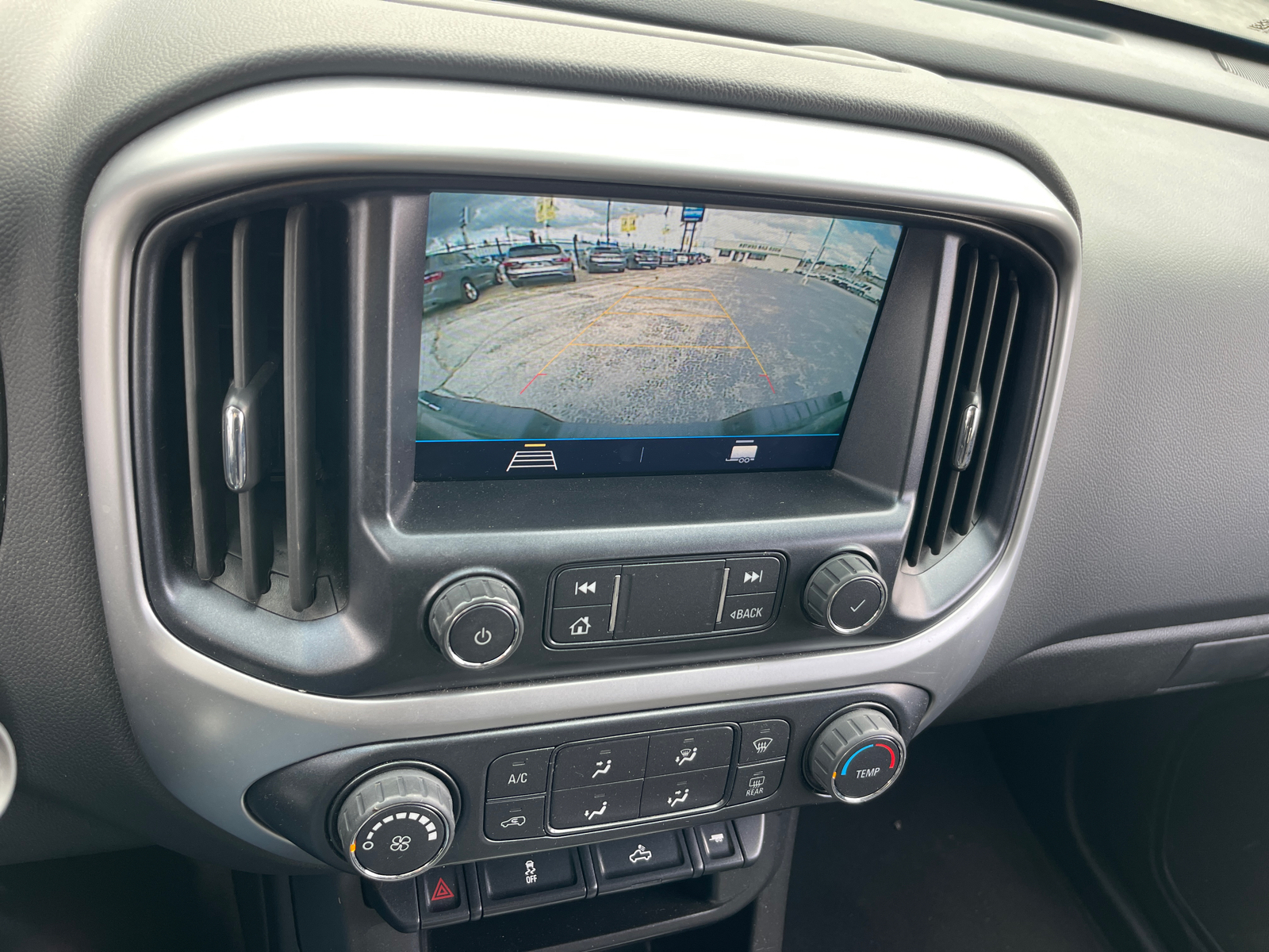 2022 Chevrolet Colorado LT 16