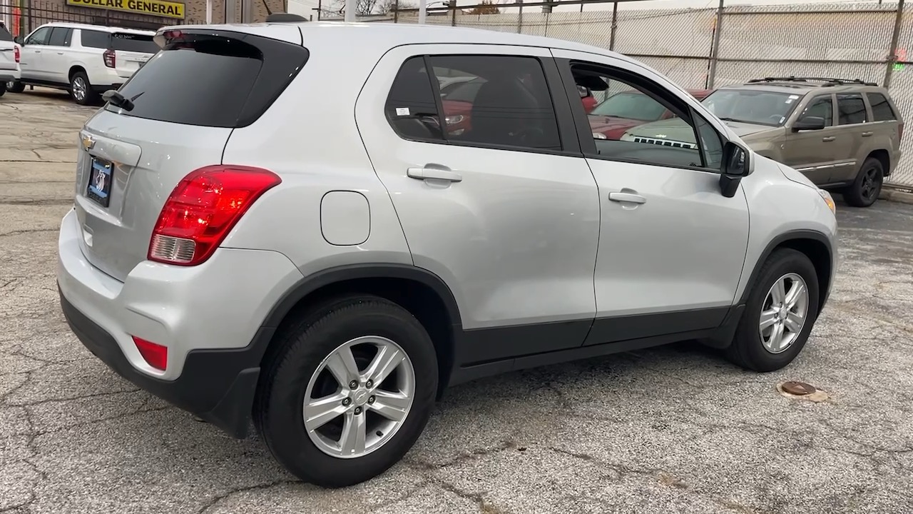 2020 Chevrolet Trax LS 23