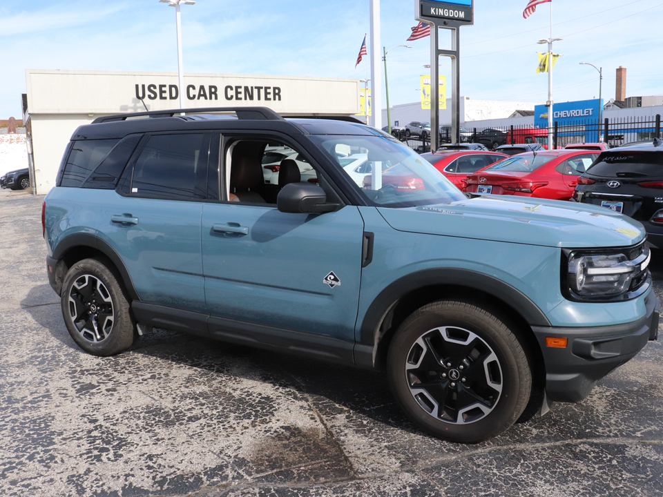 2021 Ford Bronco Sport Outer Banks 3