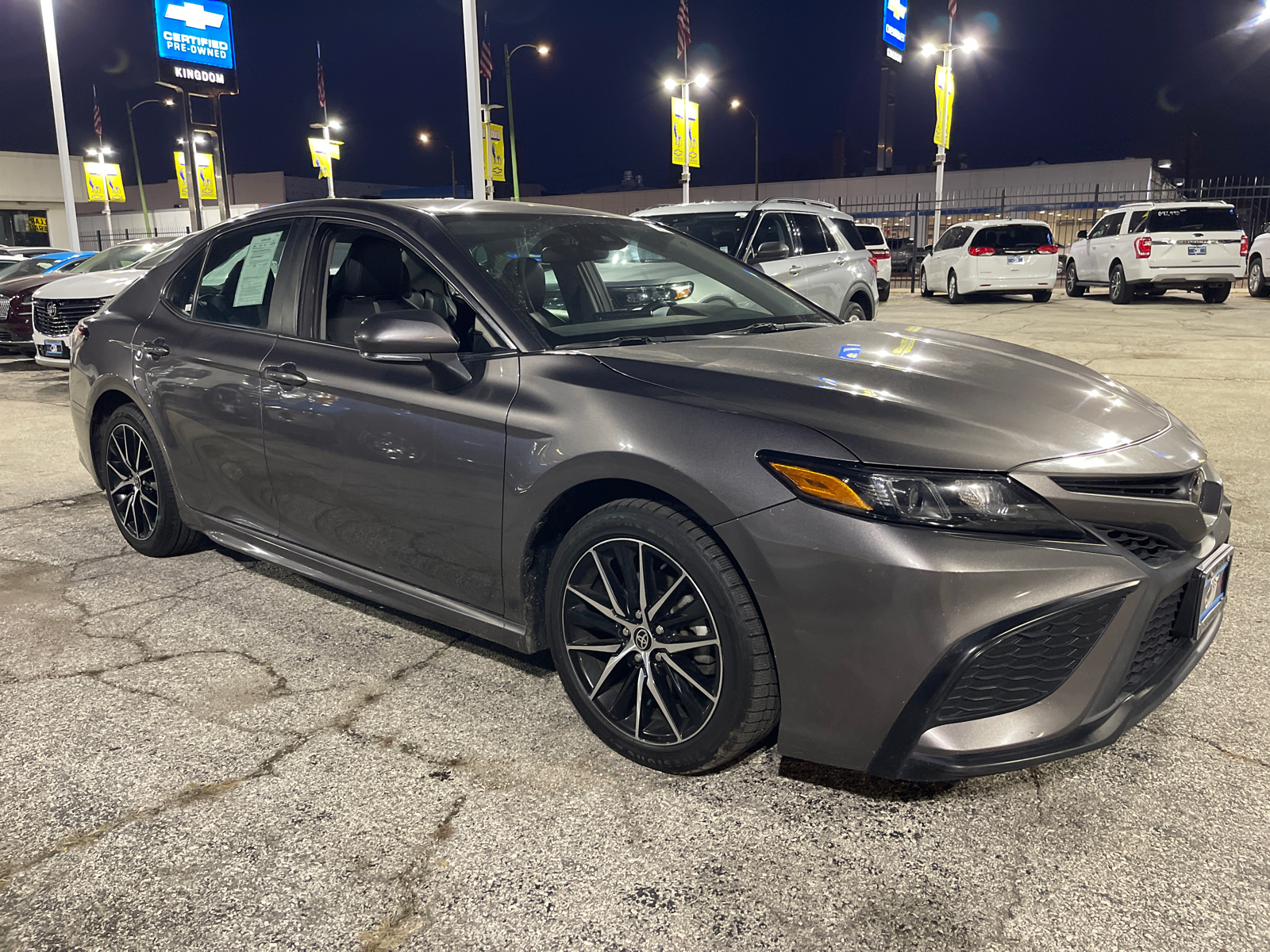 2022 Toyota Camry SE 24