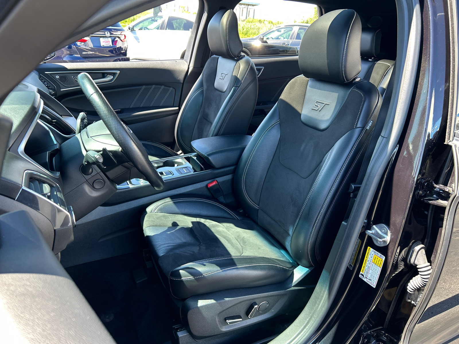 2019 Ford Edge ST 16