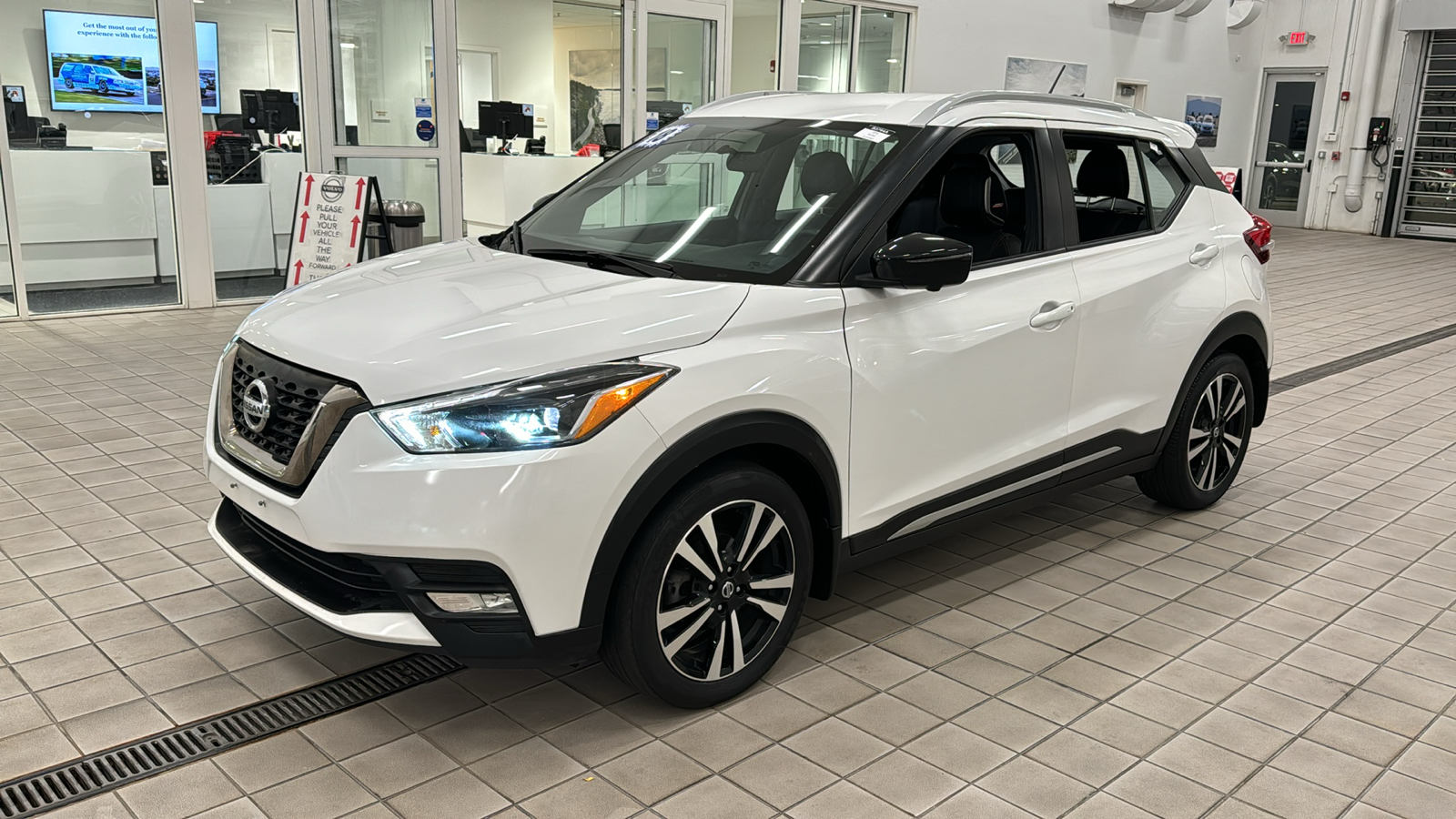 2018 Nissan Kicks SR 8