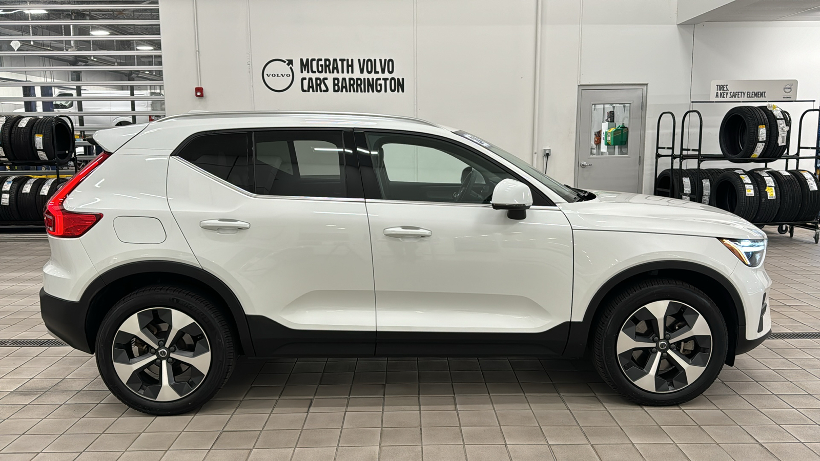 2024 Volvo XC40 Core Bright Theme 3