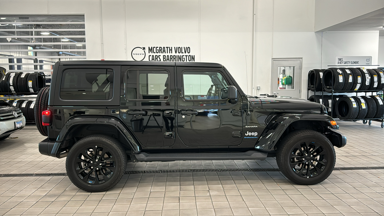 2023 Jeep Wrangler 4xe Sahara 3