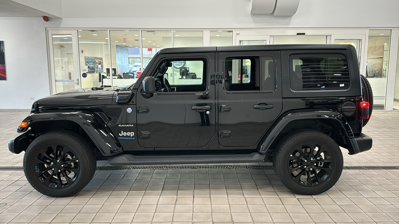 2023 Jeep Wrangler 4xe Sahara 7