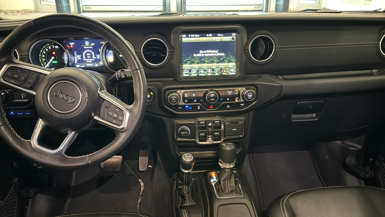 2023 Jeep Wrangler 4xe Sahara 10