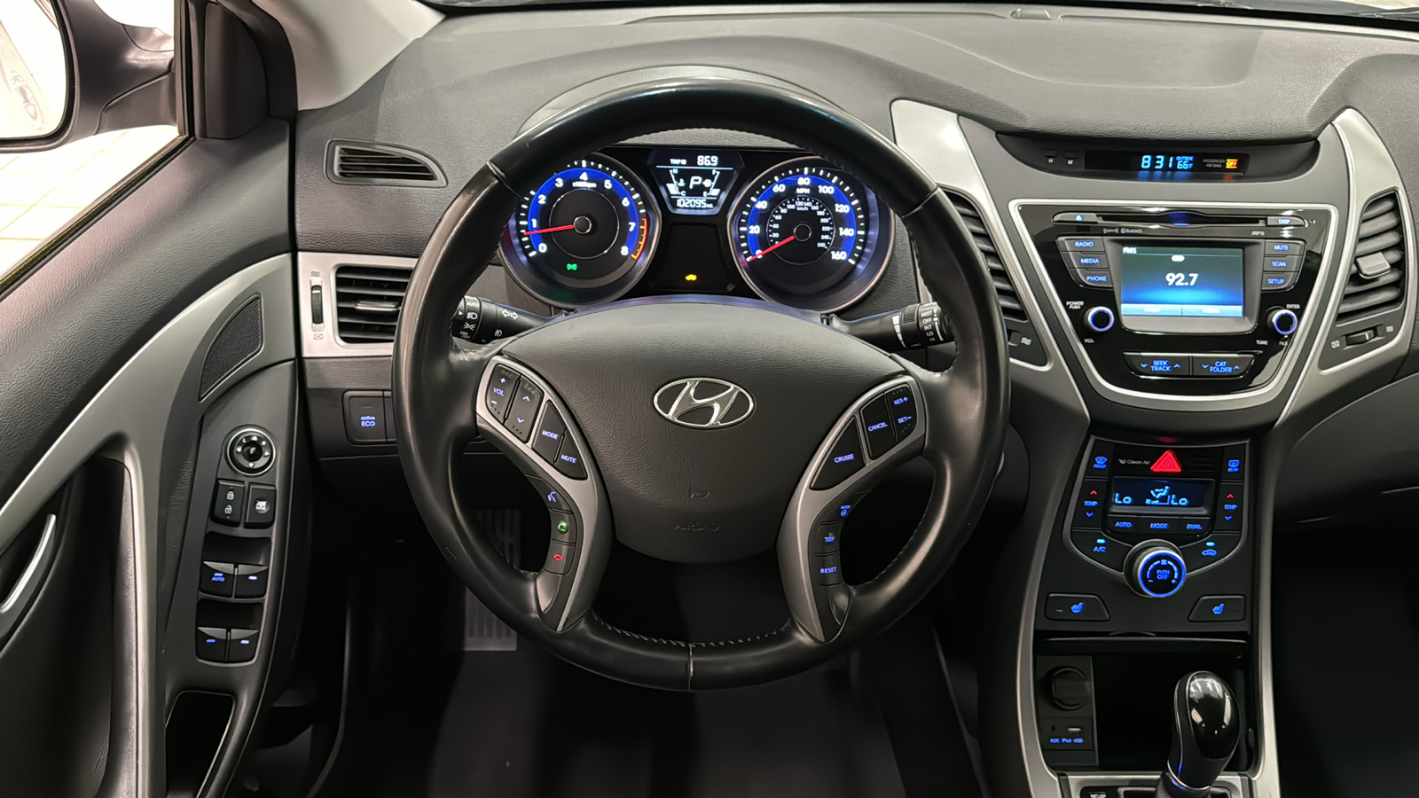 2016 Hyundai Elantra Limited 12