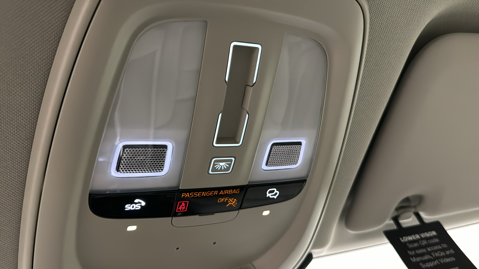 2024 Volvo XC60 Recharge Plug-In Hybrid Ultimate Dark Theme 19