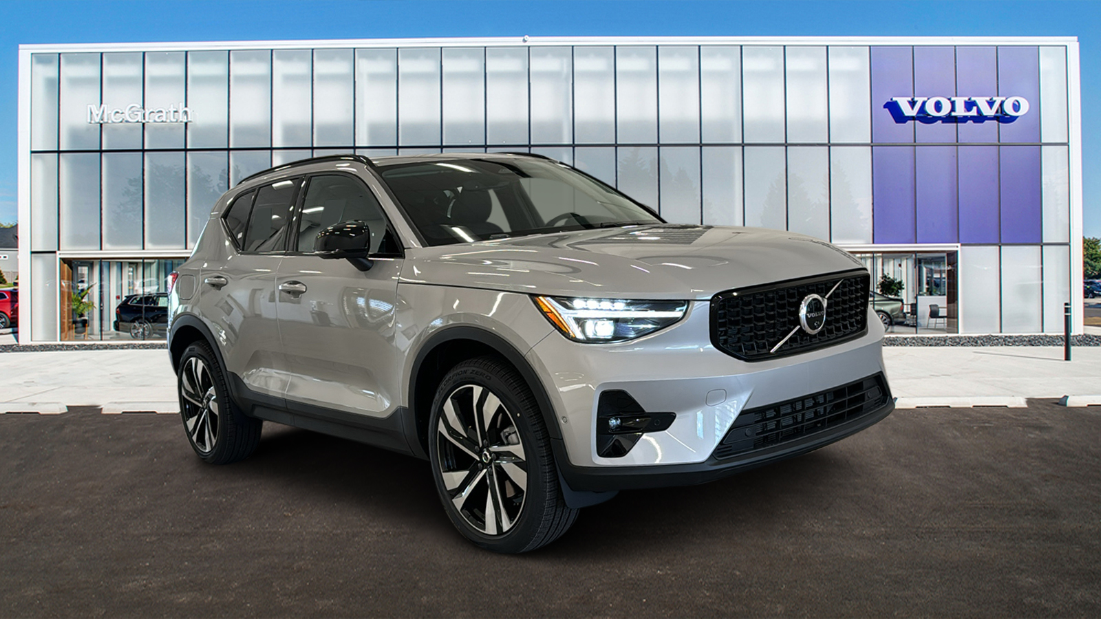 2024 Volvo XC40 Plus Dark Theme 1