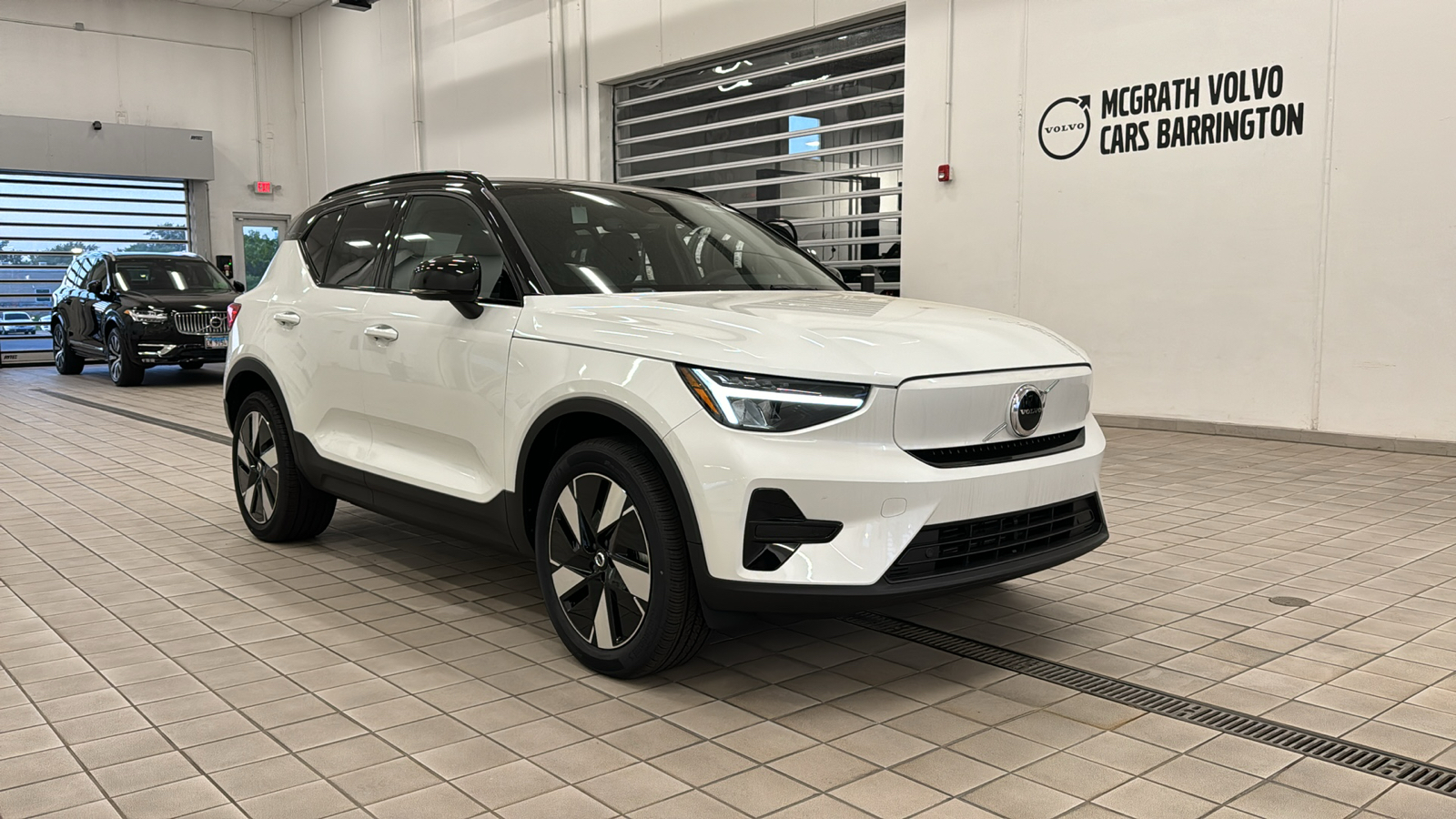 2024 Volvo XC40 Recharge Pure Electric Core 3