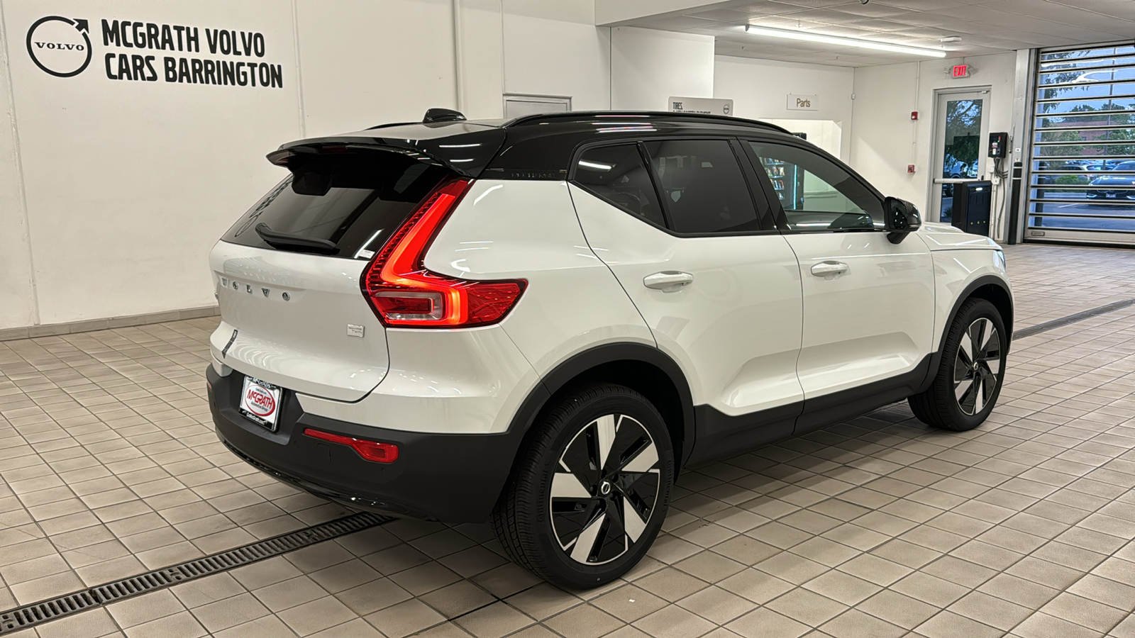 2024 Volvo XC40 Recharge Pure Electric Core 5