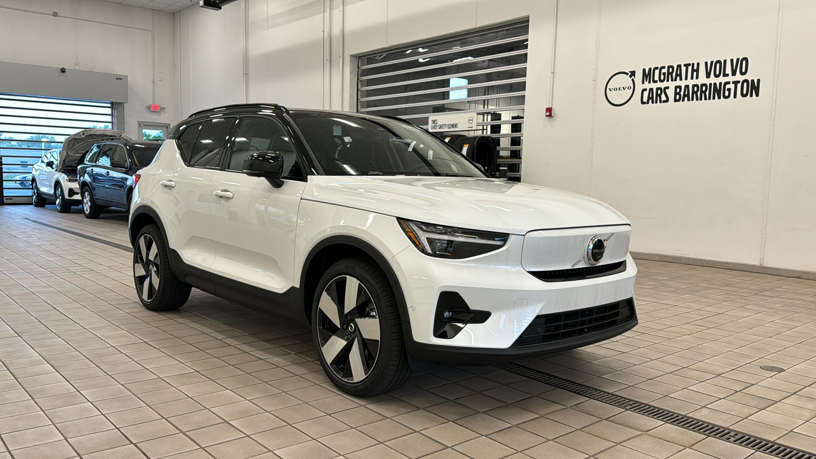 2024 Volvo XC40 Recharge Pure Electric Plus 2