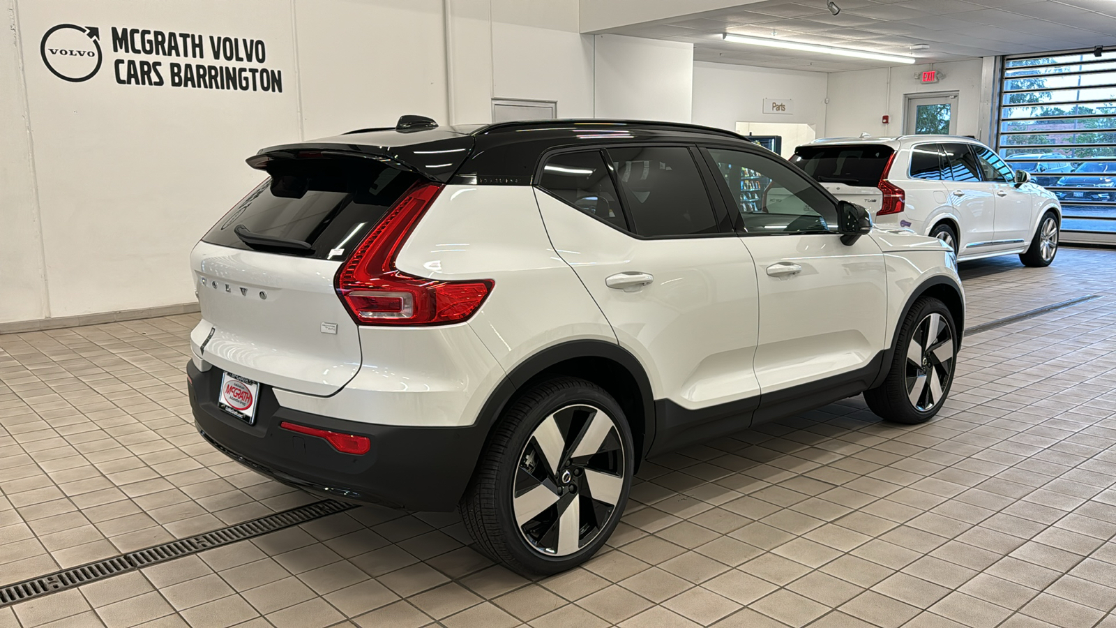 2024 Volvo XC40 Recharge Pure Electric Plus 5