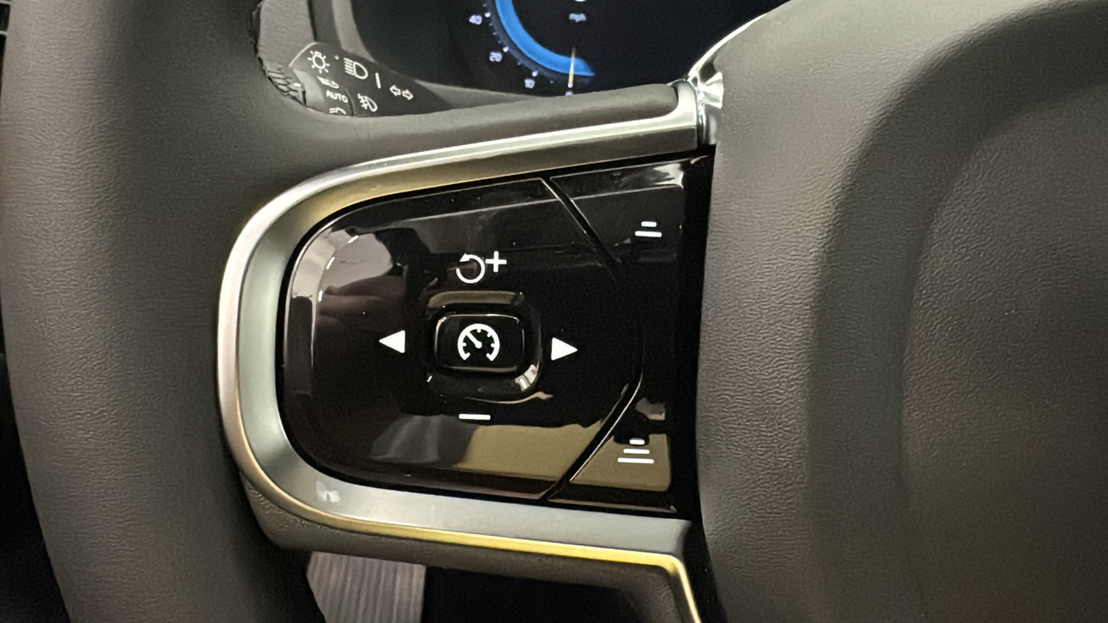 2024 Volvo XC90 Recharge Plug-In Hybrid Plus Bright Theme 13