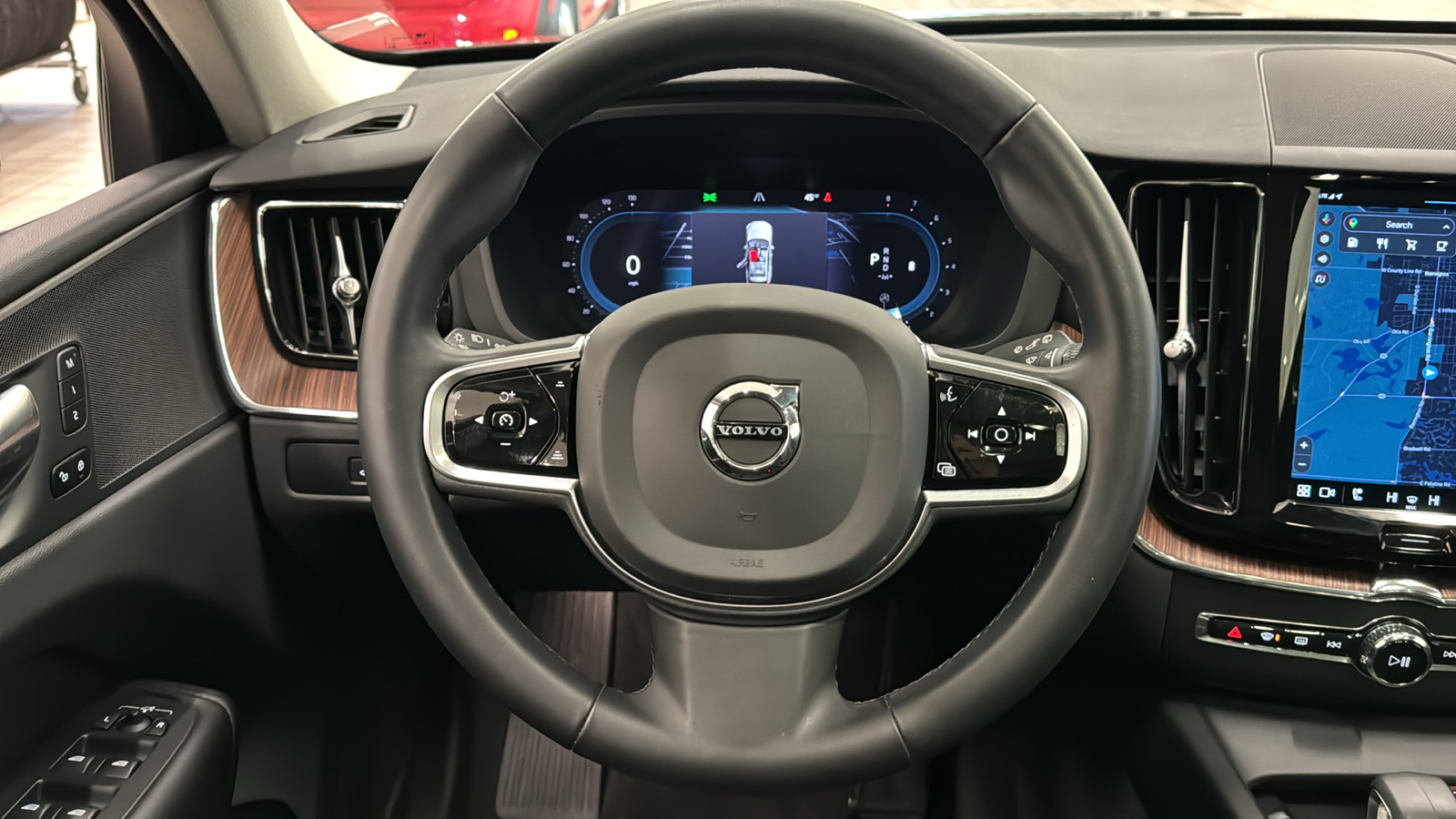 2023 Volvo XC60 Plus Dark Theme 11