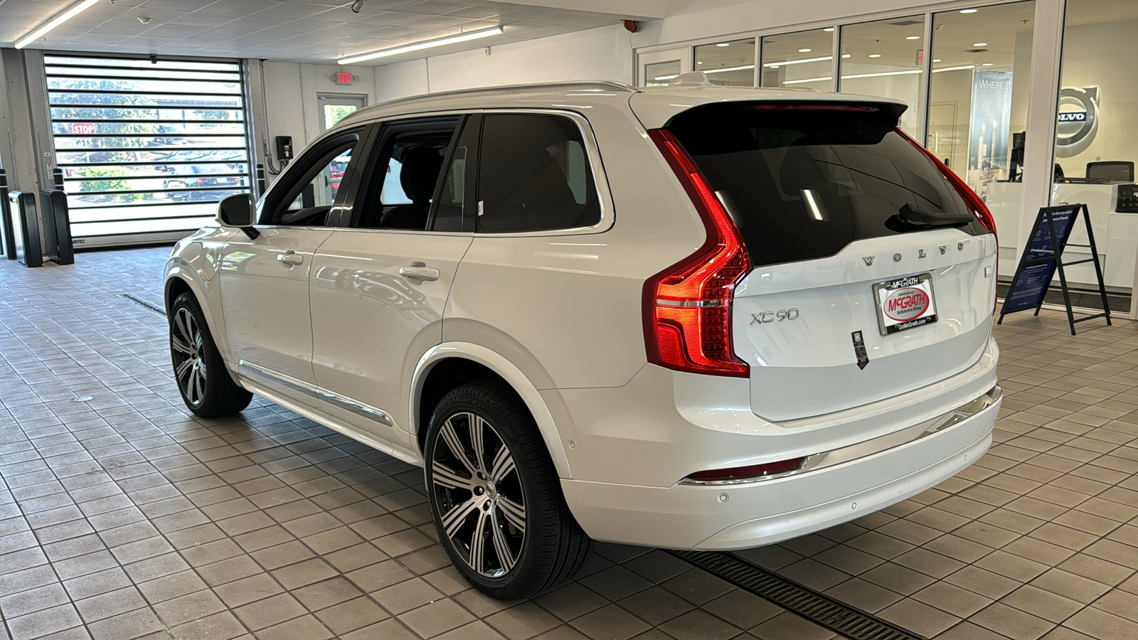 2024 Volvo XC90 Recharge Plug-In Hybrid Plus Bright Theme 7