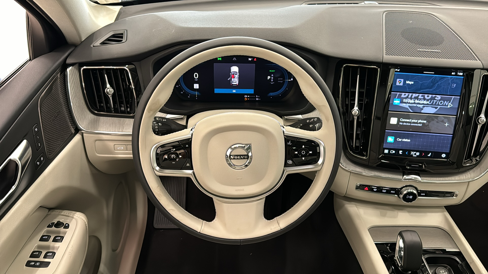 2024 Volvo XC60 Recharge Plug-In Hybrid Plus Dark Theme 12