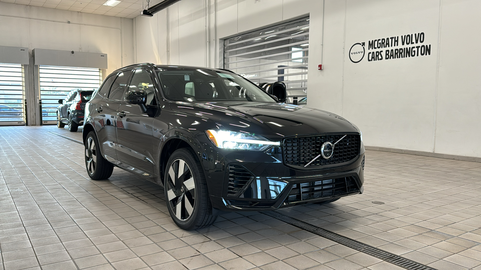 2025 Volvo XC60 Plug-In Hybrid Plus 2