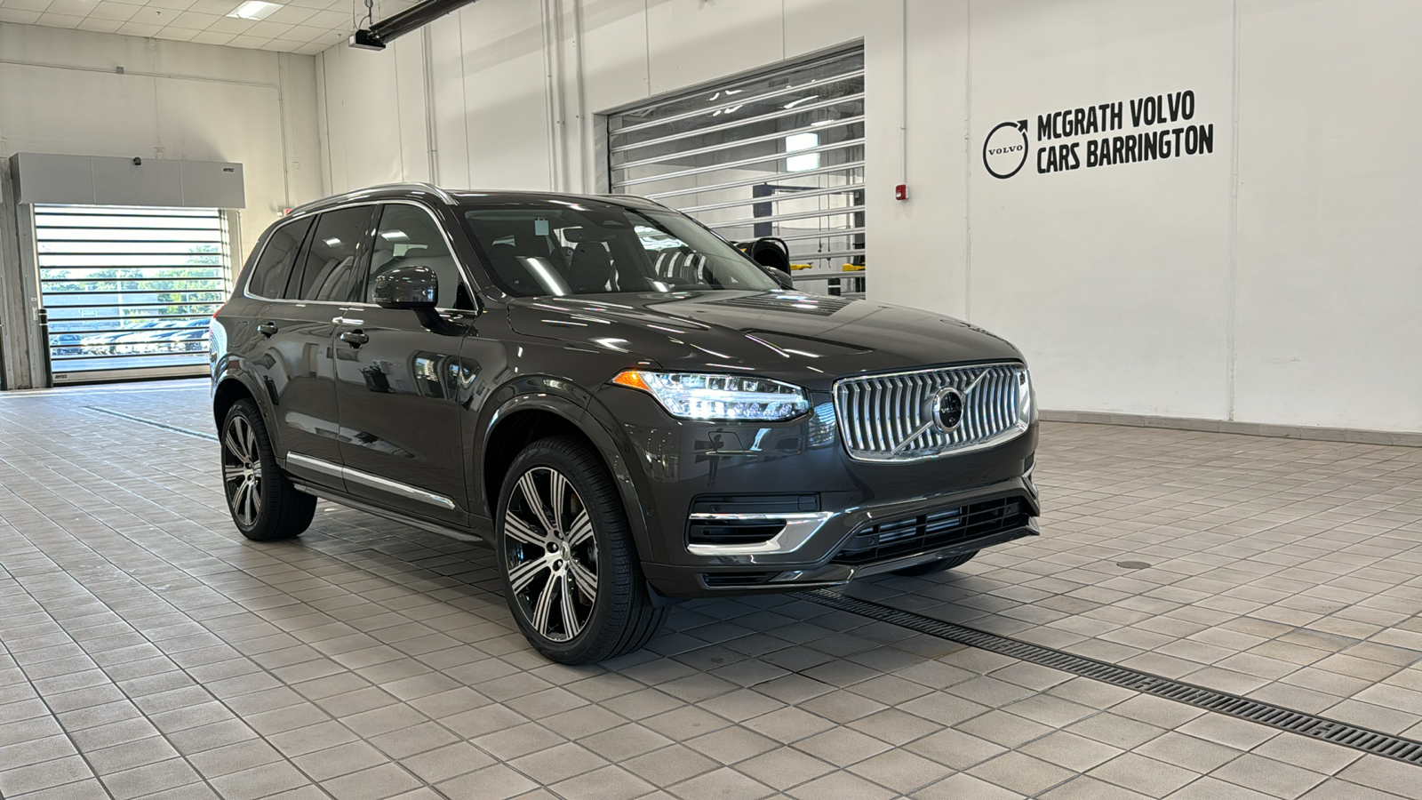 2025 Volvo XC90 Plug-In Hybrid Plus 2