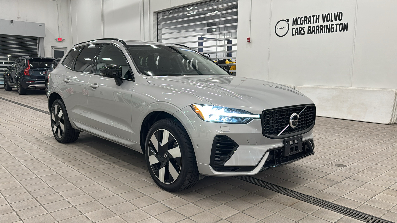 2025 Volvo XC60 Plug-In Hybrid Plus 2