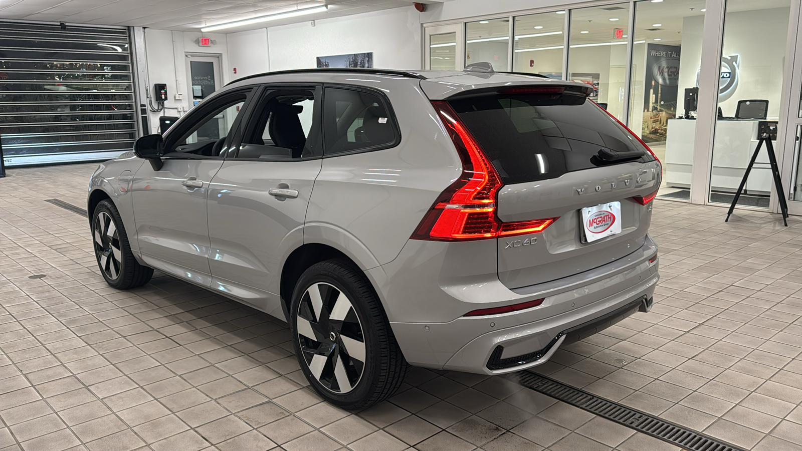 2025 Volvo XC60 Plug-In Hybrid Plus 6