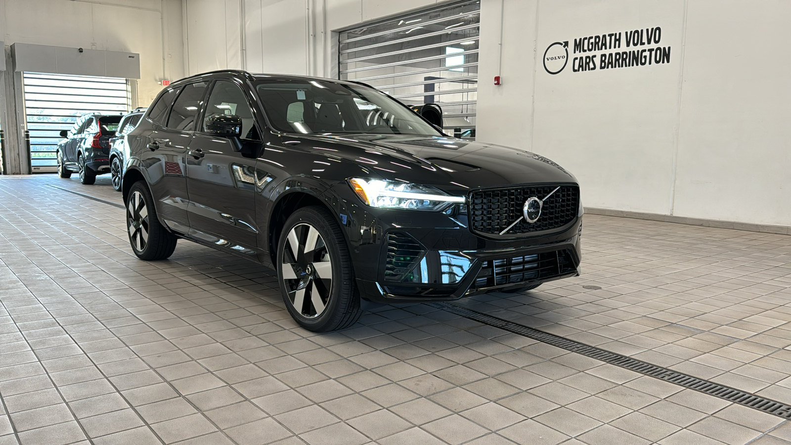 2025 Volvo XC60 Plug-In Hybrid Ultra 3